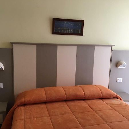 Hotel Laila Cesenatico Buitenkant foto