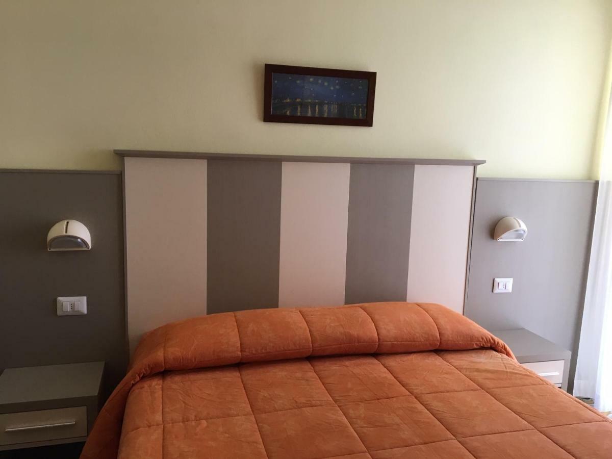 Hotel Laila Cesenatico Buitenkant foto