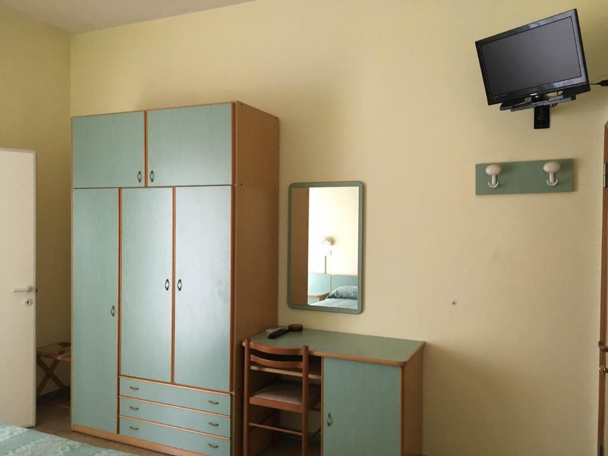 Hotel Laila Cesenatico Buitenkant foto