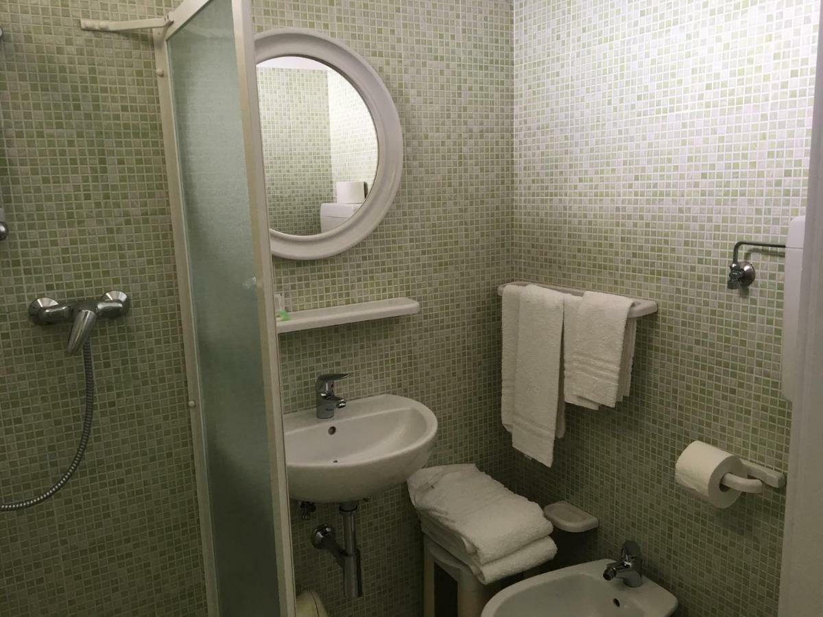 Hotel Laila Cesenatico Buitenkant foto